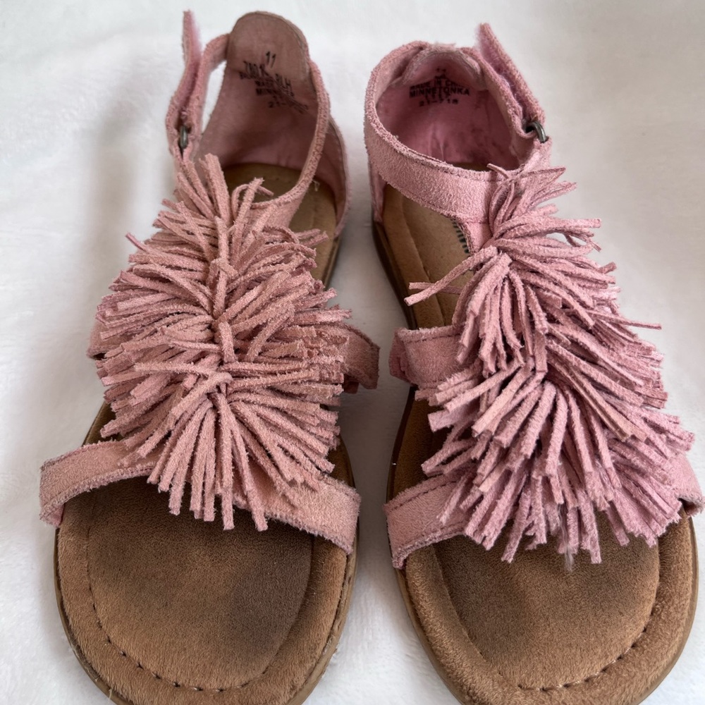 Little Girls Pink Suede Fringe Minnetonka Sandals • Size 11